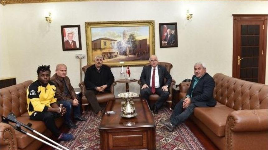 Bedensel Engellilerden Vali Tuna&rsquo;ya Ziyaret