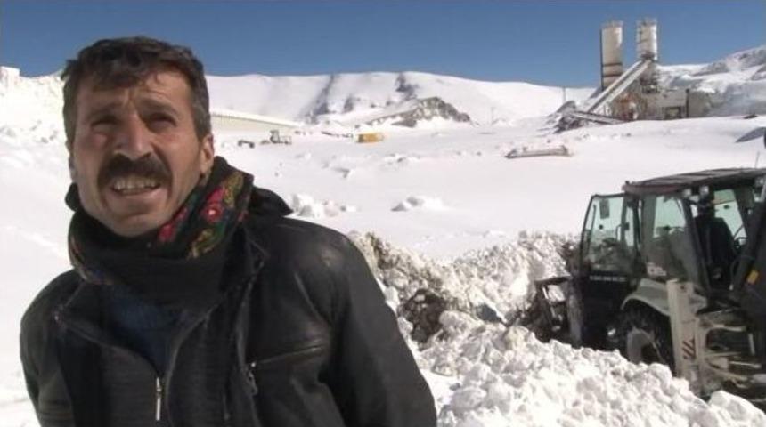 Karda Mahsur Kalınca 3 Bin 10 Rakımda Şarkı S&ouml;yleyerek Kurtarılmayı Bekledi