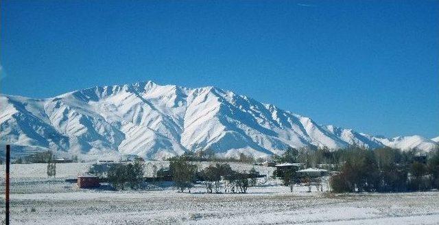 Karda Mahsur Kalınca 3 Bin 10 Rakımda Şarkı Söyleyerek Kurtarılmayı Bekledi 2