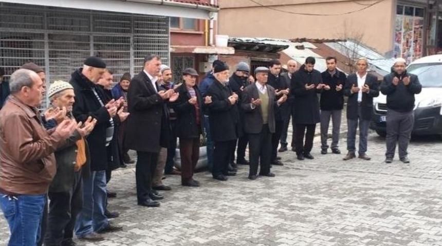 Başkan Duymuş Umre Yolcularını Uğurladı