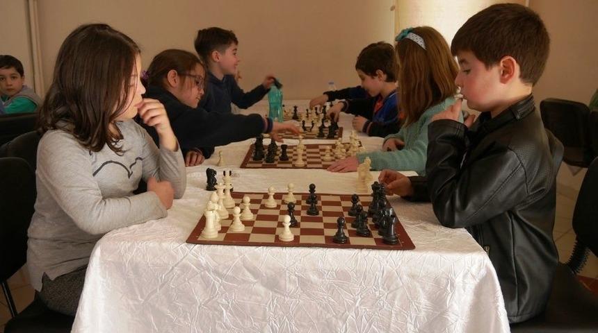 B&uuml;y&uuml;k&ccedil;ekmece&rsquo;de Satranca İlgi Her Ge&ccedil;en G&uuml;n Artıyor