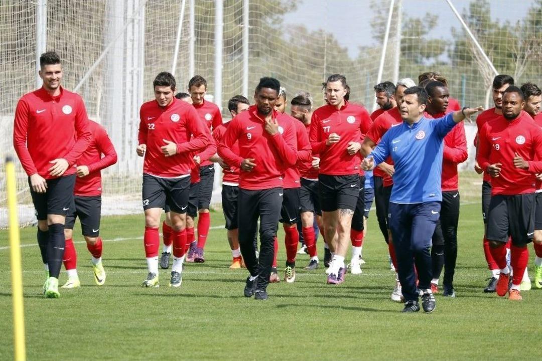 Antalyaspor&rsquo;da Neşeli Antrenman