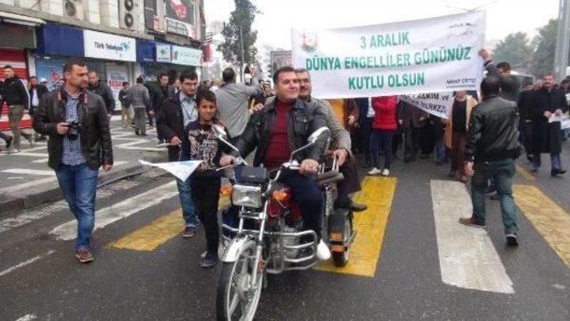 Şanlıurfa&rsquo;Da, Engelliler Davul Ve Zurna Eşliğinde Y&uuml;r&uuml;d&uuml; 2