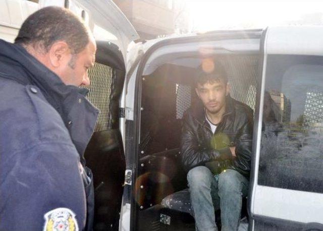 Suriyeli Gencin Telefonunu Çaldı, Kaçarken Kaza Yaptı 2