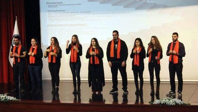 (&ouml;zel Haber) - İstiklal Marşı&rsquo;nı İşaret Diliyle Okudular 1