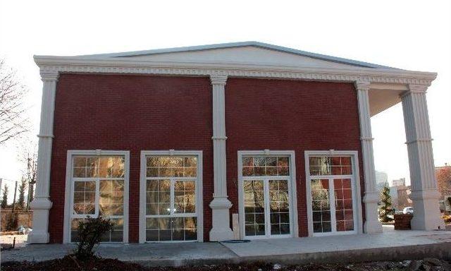 &Ccedil;ankayalılar, &lsquo;&ccedil;irkin Kral&rsquo; İle Buluşmak İ&ccedil;in G&uuml;n Sayıyor 1