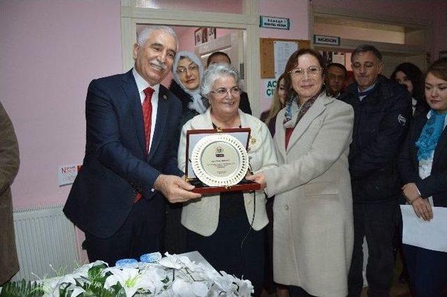 Engelliler Okuluna Minib&uuml;s Hediye Edildi 2