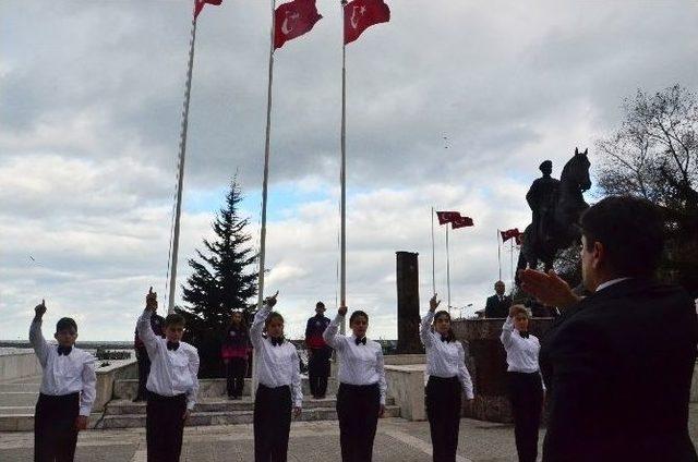 İşaret Diliyle İstiklal Marşı’nı Okudular