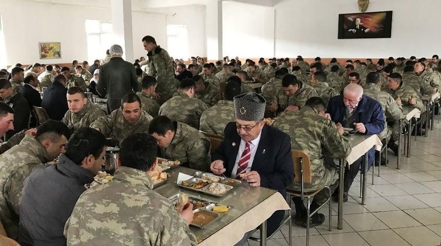 Şehit Yakınları Ve Gazilerin Mehmet&ccedil;ikle Anlamlı Buluşması