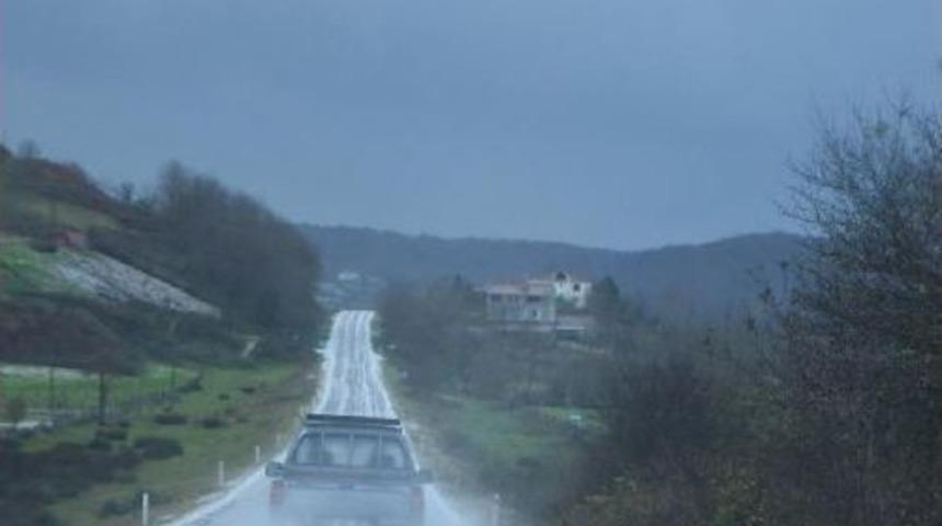 Sinop&rsquo;Ta Sağanak Yağmur Ve Dolu Hayatı Etkiledi