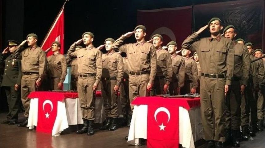 Uşak&rsquo;ta Kısa D&ouml;nem Askerler Yemin Etti