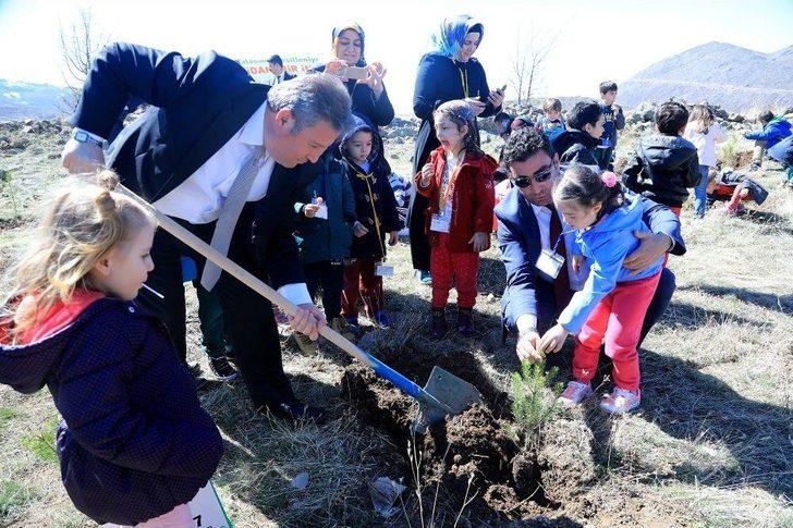 Talas’ta Yüzlerce Fidan Toprakla Buluştu G4