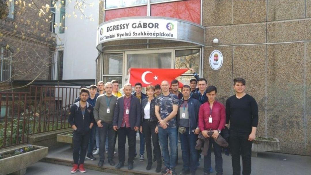 Malatyalı &Ouml;ğrenciler Avrupa&rsquo;da Staj G&ouml;r&uuml;yor