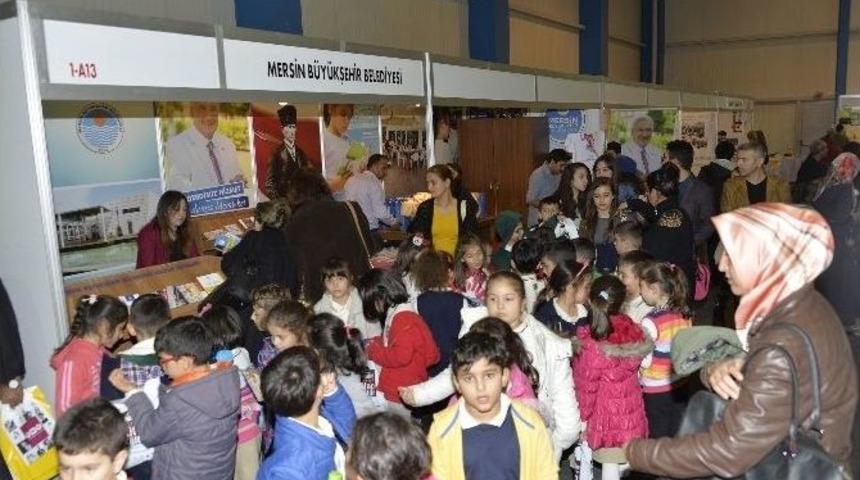 Kitap Fuarı&rsquo;nda B&uuml;y&uuml;kşehir Standına Yoğun İlgi