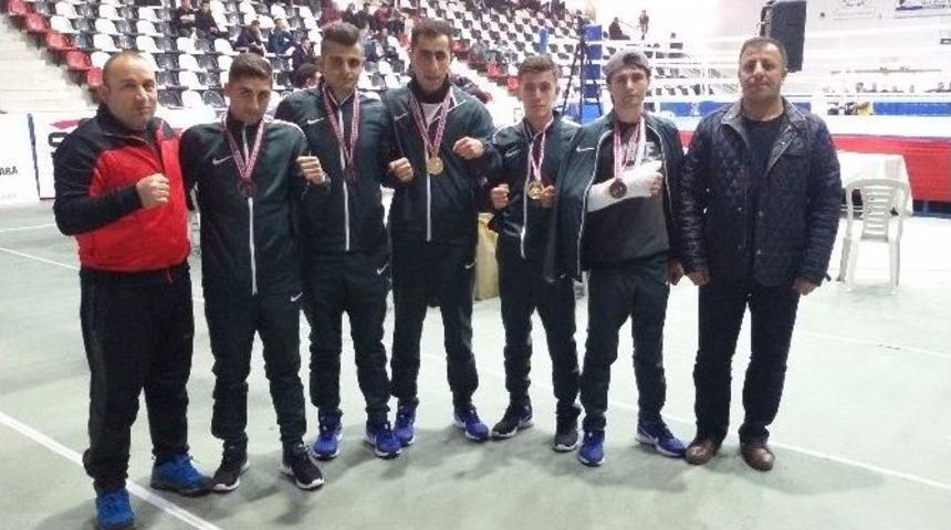 Tuşba Belediyesi Spor Kul&uuml;b&uuml;&rsquo;nden T&uuml;rkiye Dereceleri