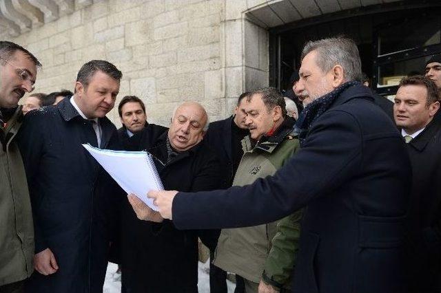 Eroğlu&rsquo;ndan Kirazlıyayla Eğitim Merkezi&rsquo;ne &Ouml;vg&uuml; 1