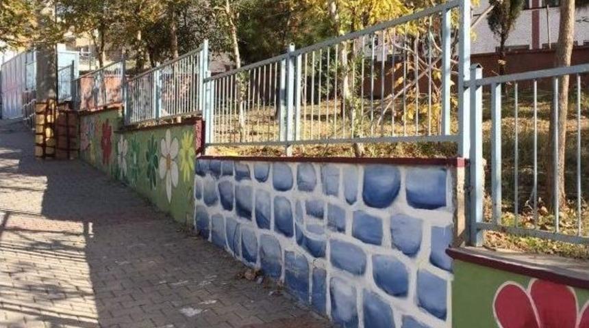 Okul Duvarları Boyatıldı