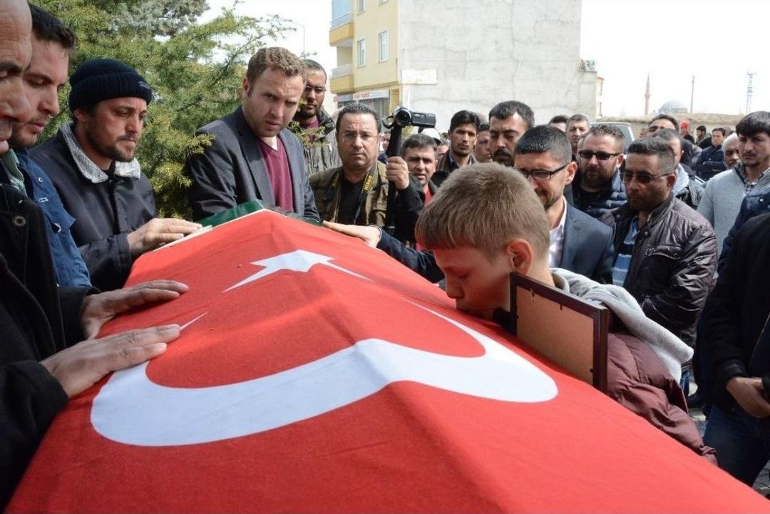 Emekli Polisin &Ouml;ld&uuml;rd&uuml;ğ&uuml; Doktor Toprağa Verildi