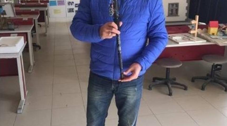 Fizik &Ouml;ğretmeni, &lsquo;yarasa Baston&rsquo; Projesini Geliştirdi