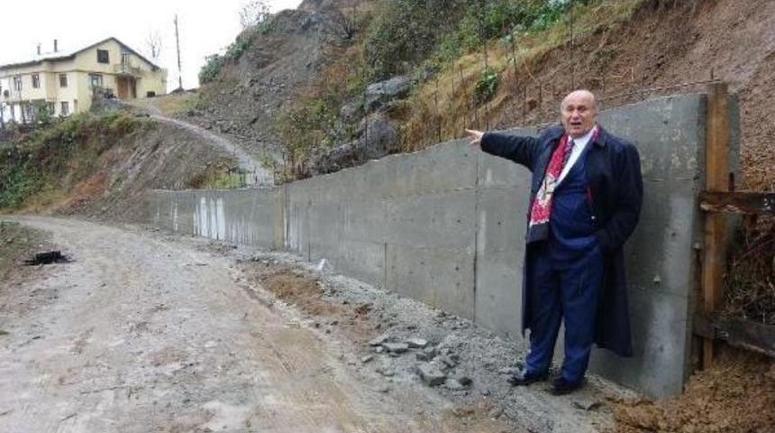 Rize&rsquo;De Yol Kesen Duvarın Sırrı &Ccedil;&ouml;z&uuml;ld&uuml;