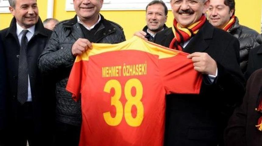 Bakan &Ouml;zhaseki'dan Kayserispor'a Moral Ziyareti