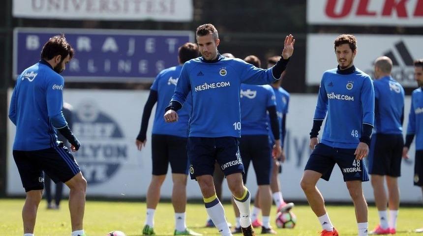 Fenerbah&ccedil;e&rsquo;de Hazırlıklar S&uuml;r&uuml;yor