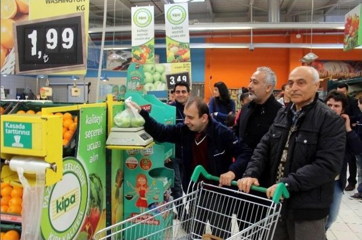 Salihli&rsquo;de Engelliler Reyon G&ouml;revlisi Ve Kasiyer Oldu