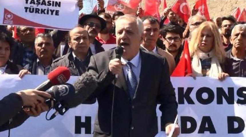 Abd Başkonsolosluğu &Ouml;n&uuml;nde "adil &Ouml;ks&uuml;z" Protestosu