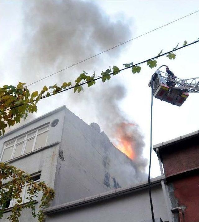 Beyoğlu'nda Çanta Atelyesinde Yangın