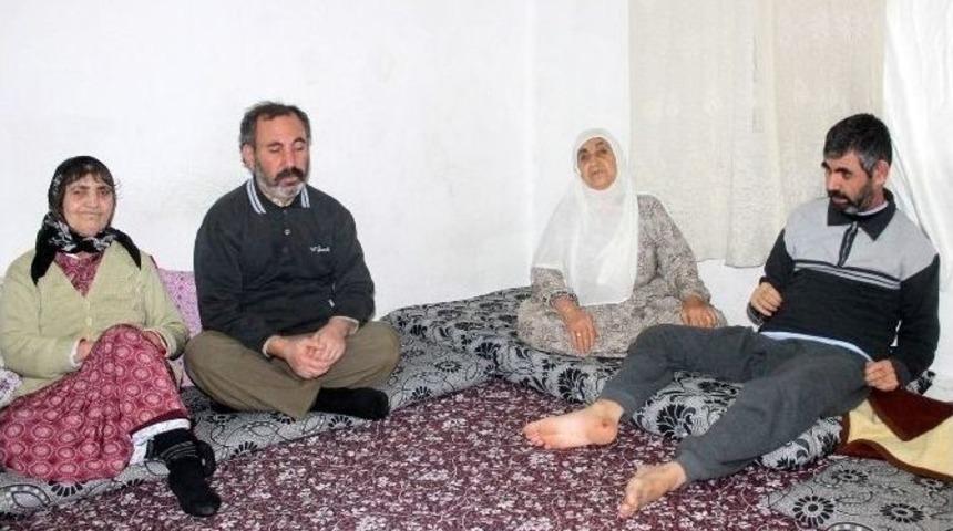 Fedakar Anne 60 Yıldır Engelli &Ccedil;ocuklarına &Ouml;zenle Bakıyor