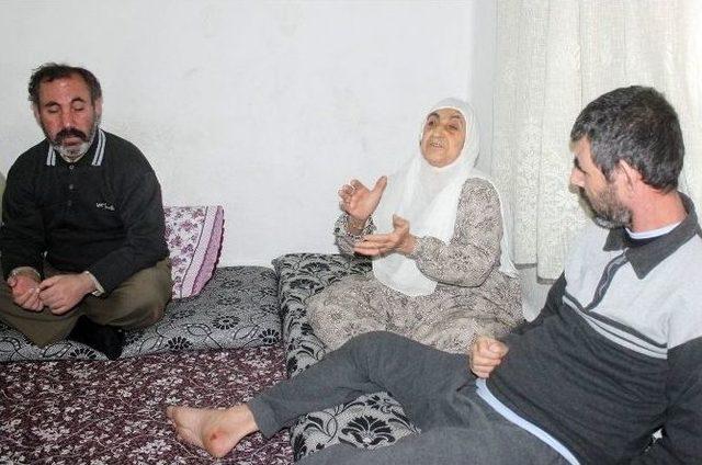 Fedakar Anne 60 Yıldır Engelli Çocuklarına Özenle Bakıyor 1
