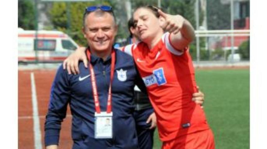 Konak Belediyespor'da Cosmina Golle D&ouml;nd&uuml;