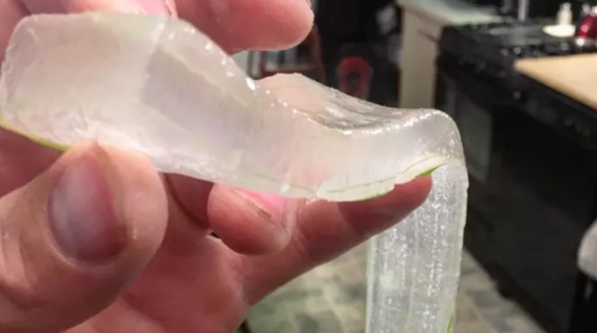 İçimiz bir hoş oldu: Ustalıkla soyulmuş meyvelerin kusursuz görünümleri