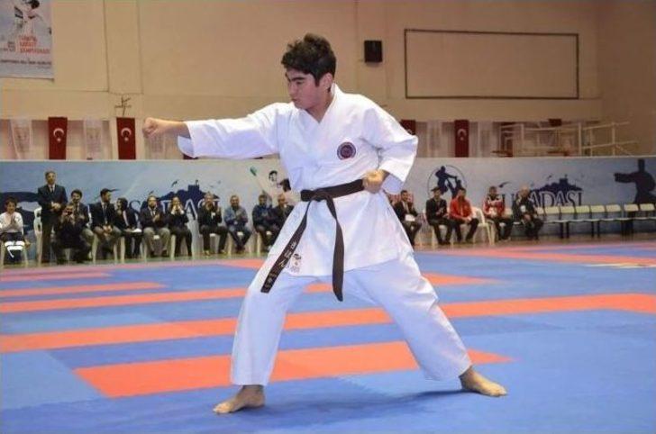 Türkiye Karate Şampiyonası Devam Ediyor