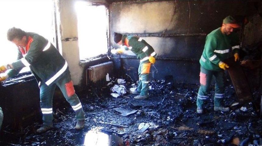 &Uuml;cretsiz Dershaneyi &Ouml;nce Soydular Sonra Yaktılar