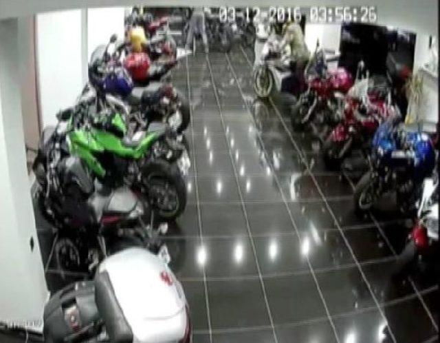Motosiklet Hırsızları Kamerada 3
