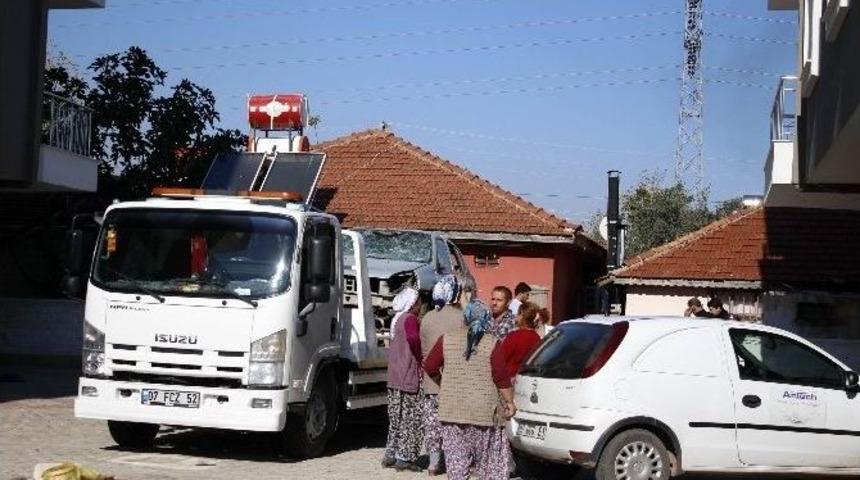 Polisin El Koyduğu İcralık Aracı Par&ccedil;aladılar