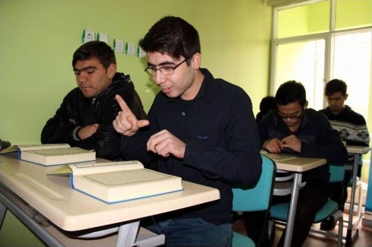(&ouml;zel Haber) İşaret Dili İle &lsquo;kur&rsquo;an-ı Kerim Okudular