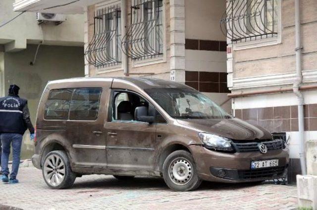 Fotoğraflar// Gazi Mahallesi nde "dur" Ihtarına Uymayan Ş&uuml;phelilerle Polis &Ccedil;atıştı; 1 Ağır Yaralı 1