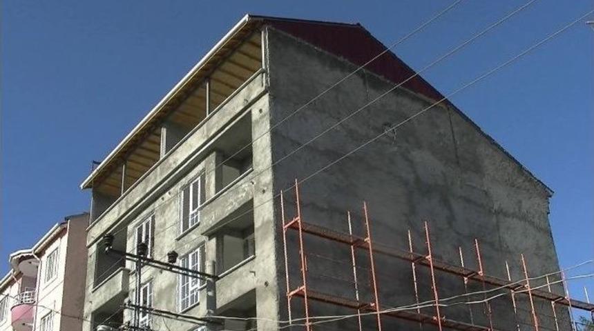 İnşaattan D&uuml;şen İş&ccedil;i Hayatını Kaybetti