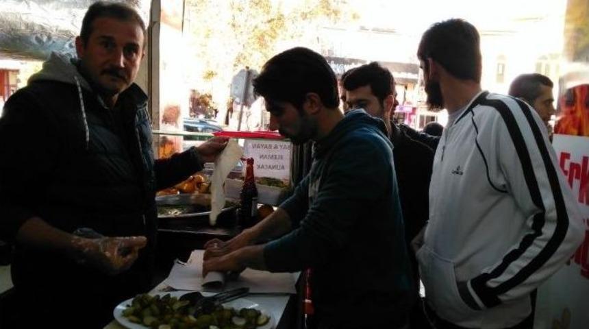 Engellilere &Uuml;cretsiz &Ccedil;iğk&ouml;fte İkramı