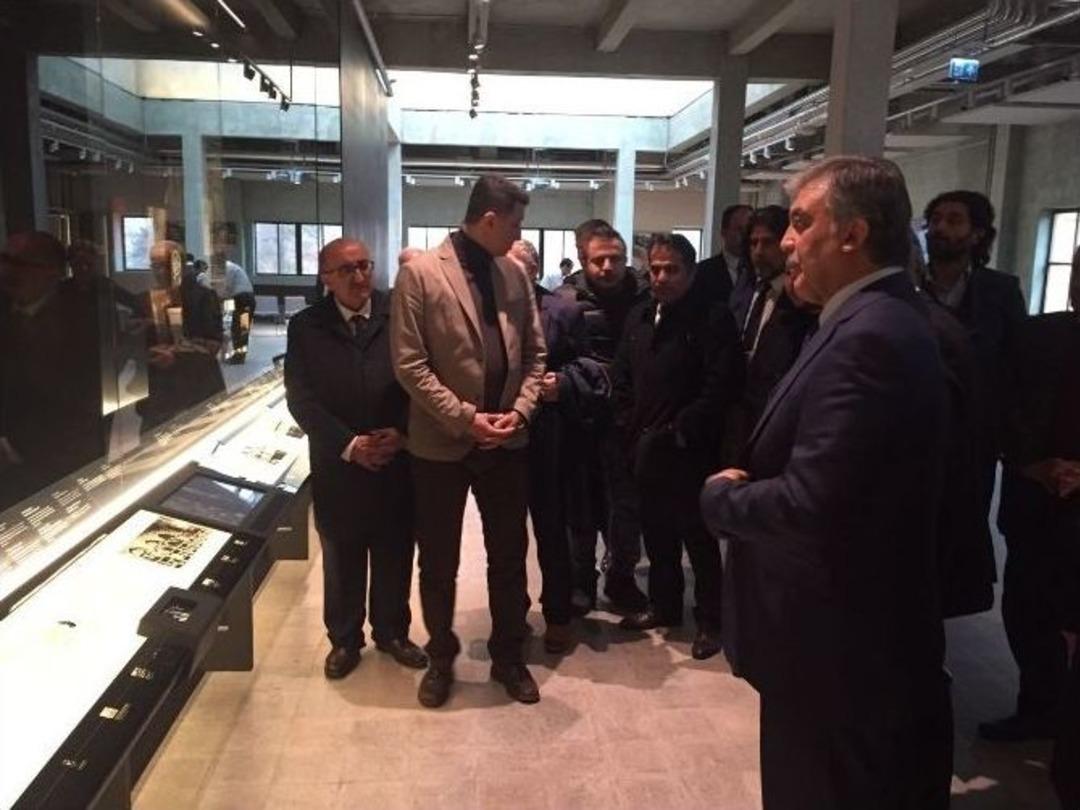 11. Cumhurbaşkanı Abdullah G&uuml;l Medya Kuruluşlarının Temsilcileriyle Bir Araya Geldi