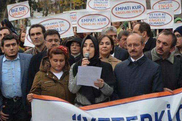 Trabzon’da “yeter Ki Gönüller Engelli Olmasın” Sloganıyla Yürüyüş Düzenlendi