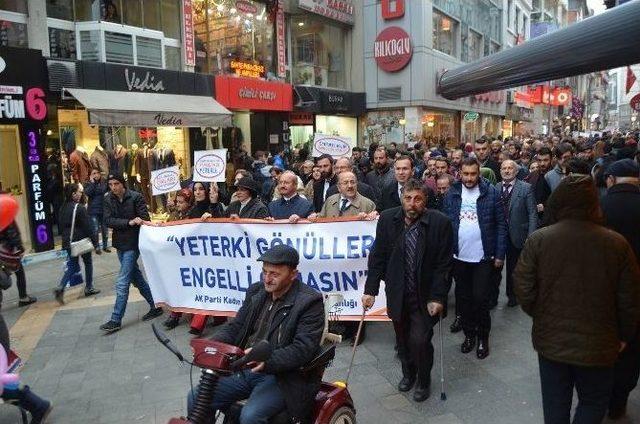 Trabzon’da “yeter Ki Gönüller Engelli Olmasın” Sloganıyla Yürüyüş Düzenlendi