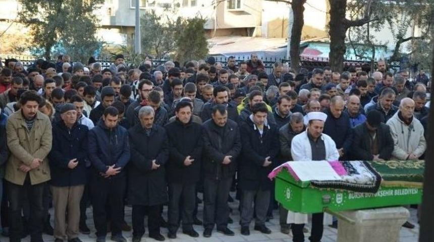 Aşkına Karşılık Vermediği İçin Öldürülen Genç Kız Toprağa Verildi