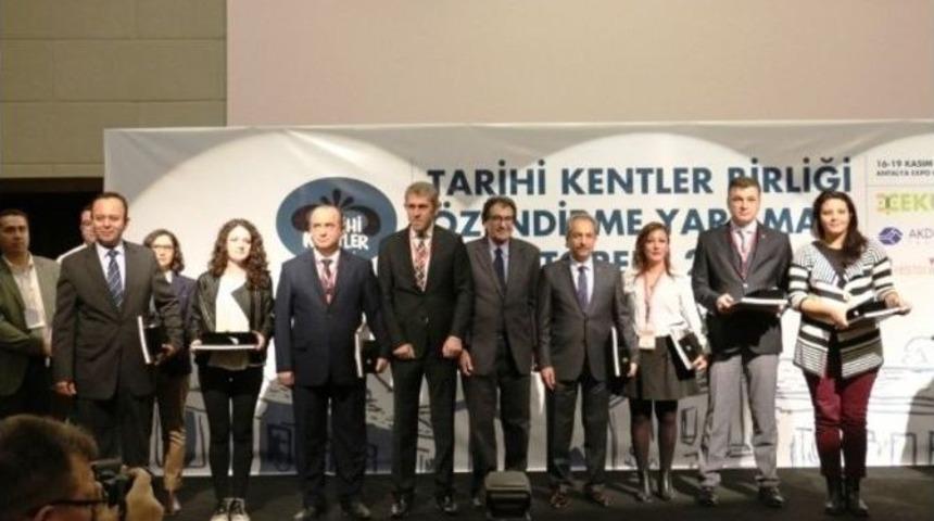 İzmit Belediyesi&rsquo;nin Tarih &Ccedil;alışmalarına &Ouml;d&uuml;l