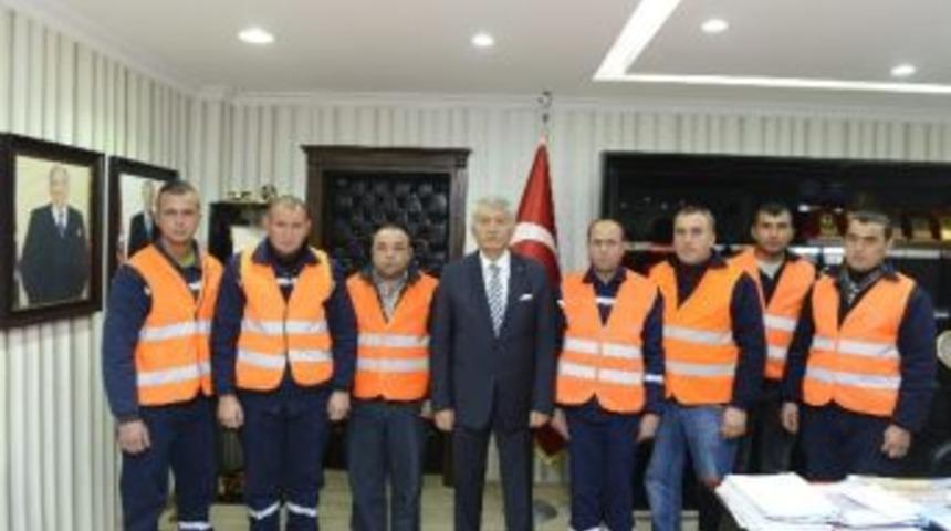 Başkan G&uuml;naydın &Ccedil;alışkan Personeli &Ouml;d&uuml;llendirdi