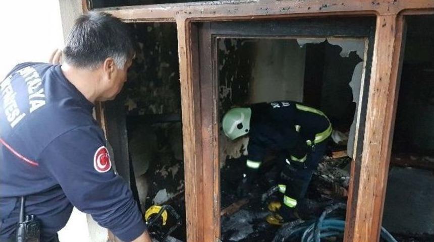 Bodrum Katta &Ccedil;ıkan Yangın Korkuttu