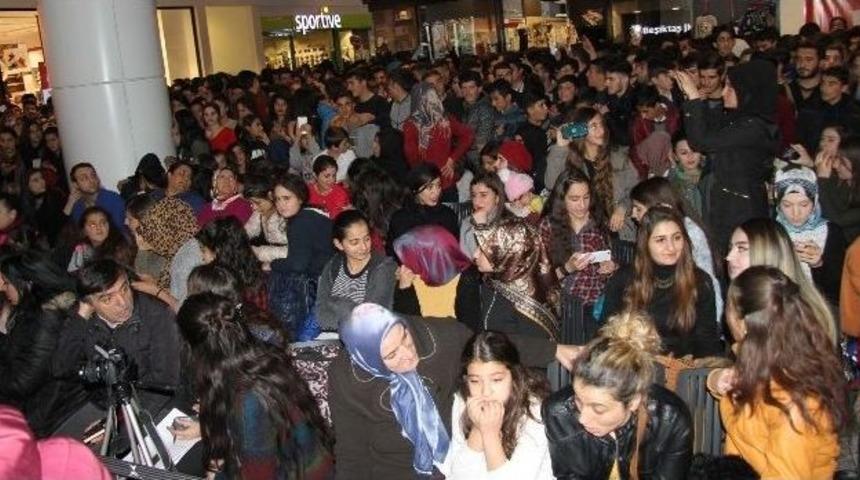 Van&rsquo;da Ivana Sert İzdihamı