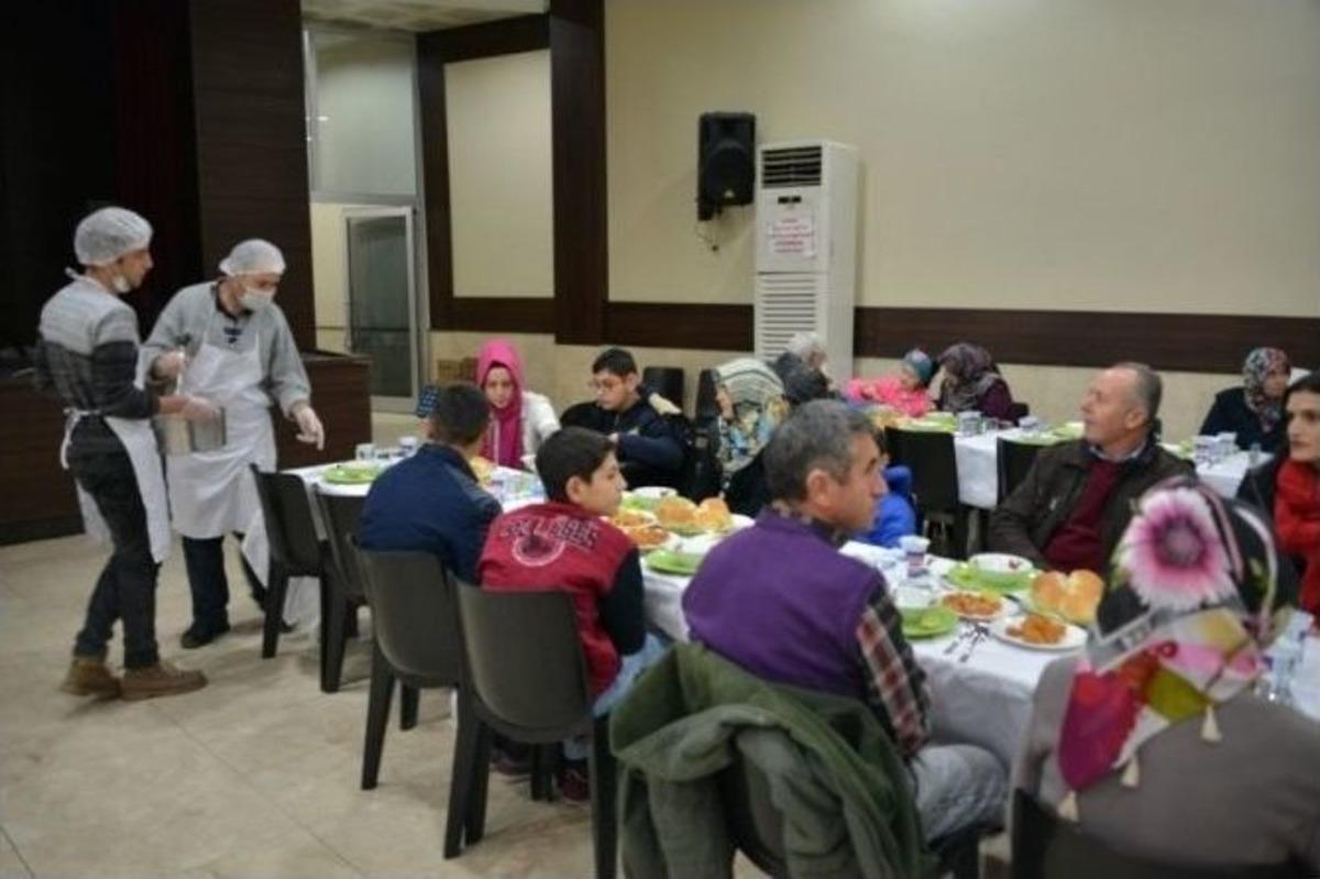 Gediz Belediyesi&rsquo;nden Engelliler Onuruna &Ouml;zel Yemek